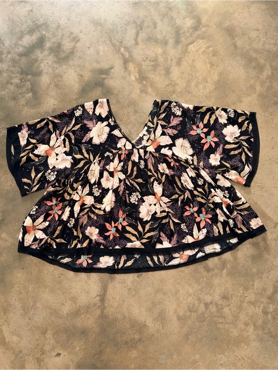 Baevely Tops - BaeVely Floral Babydoll Blouse L Black Boho Flowy Bell Sleeve Rayon Oversized
